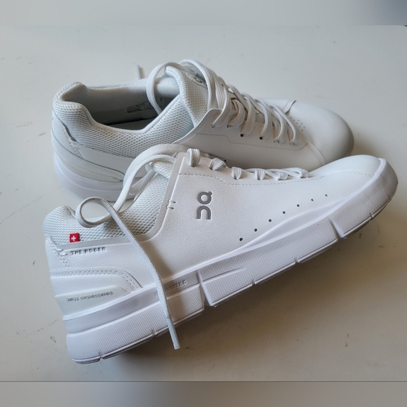 On Running Shoes - On Running The Roger Advantage Women's Sneakers Size 11 White 4899452